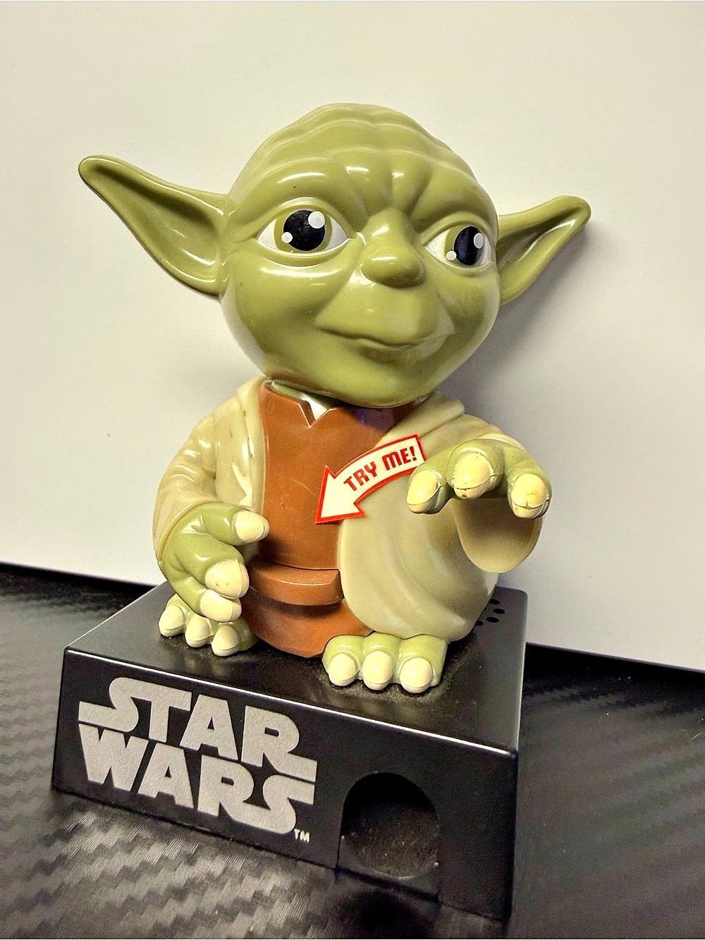 Star Wars Yoda Figure Candy Dispenser with Display Base